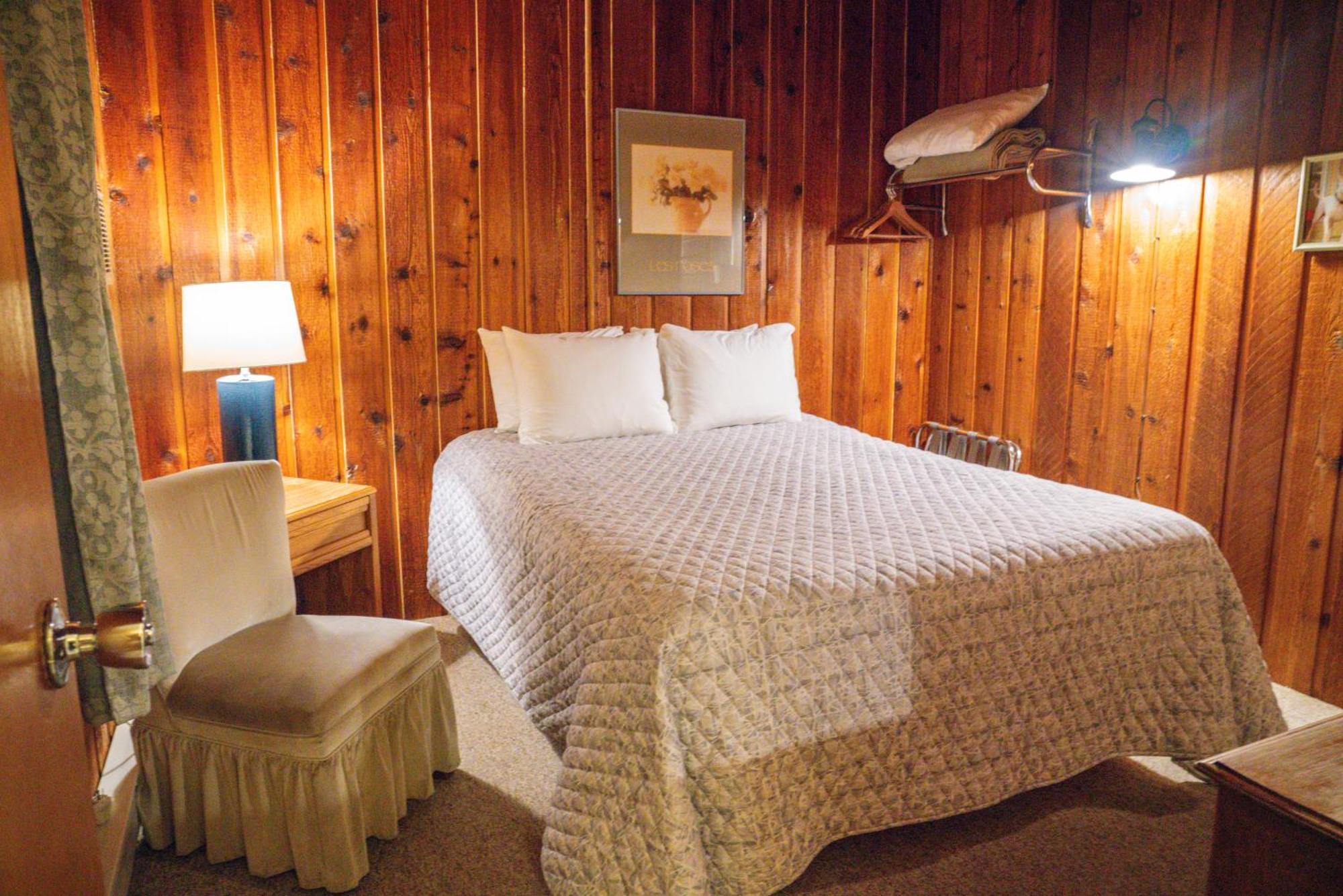 Bed & Breakfast Gray Ghost